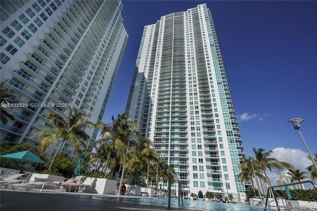 Building Photo - 950 Brickell Bay Dr