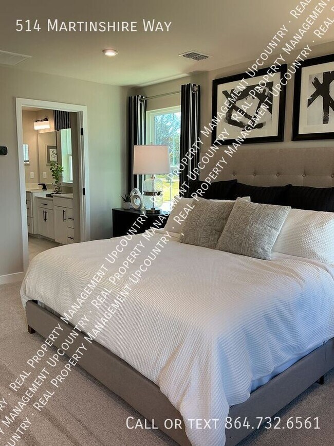 Building Photo - 514 Martinshire Way