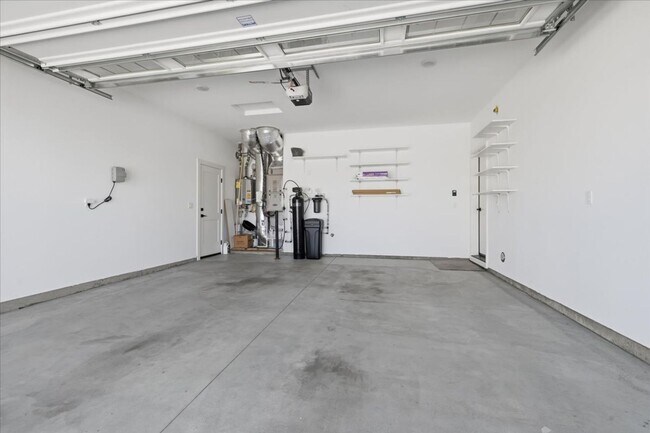 Building Photo - Heart of Eagle 3 Bed 2.5 Bath