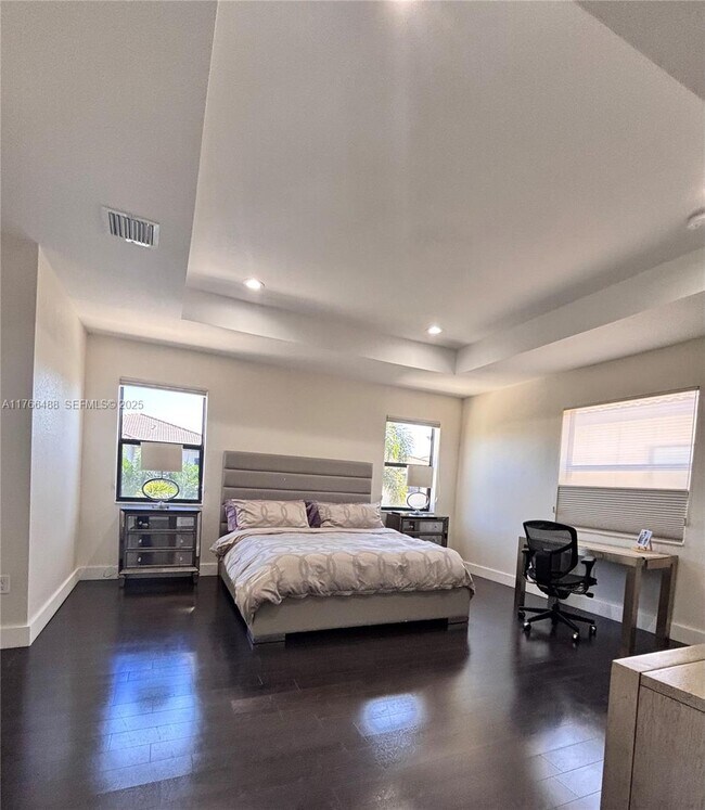 Building Photo - 8895 NW 99th Ct