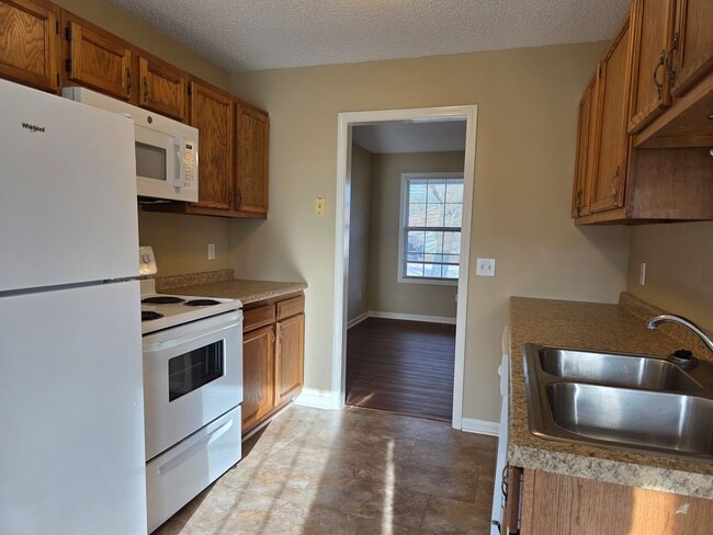 Building Photo - 1609 Bourland Ln