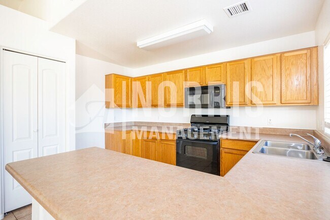 Building Photo - NO HOA in this Amazing Home in Santa Rosa ...