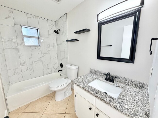 Building Photo - RFR (543 103rd Ave)