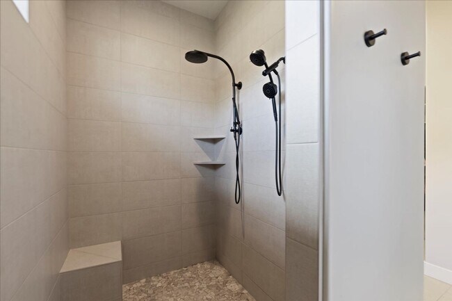 Building Photo - Gorgeous 4-Bedroom Home in Dry Creek Ranch...