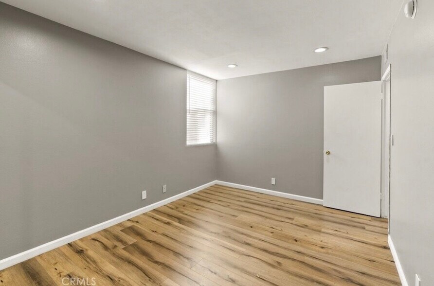 Building Photo - 18620 Hatteras St