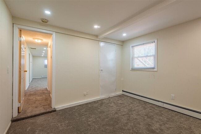 Building Photo - 2515 S Seamans Neck Rd