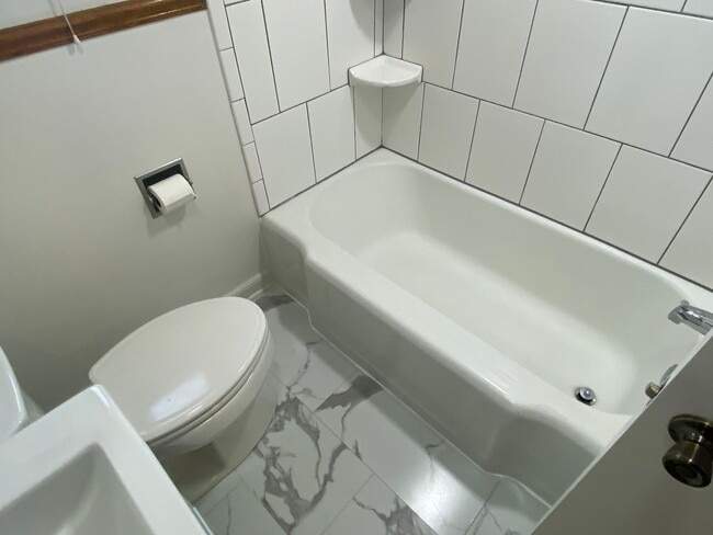 Building Photo - 2-Bedroom 1 Bath Ranch Style Home on Wausau's West Side