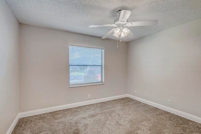Building Photo - 601 Sabal Ridge Cir
