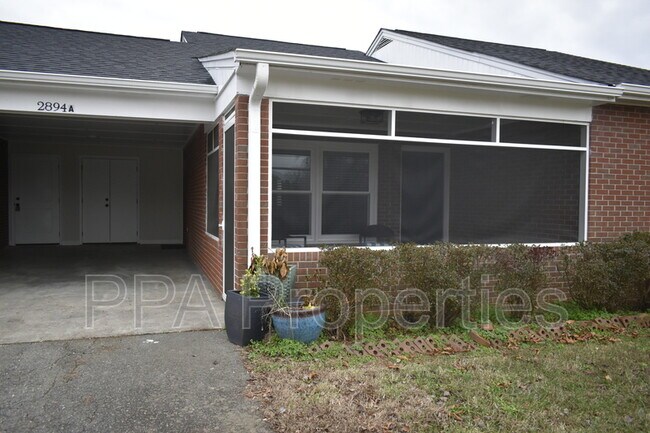 Building Photo - 2894 Willow Cove Dr