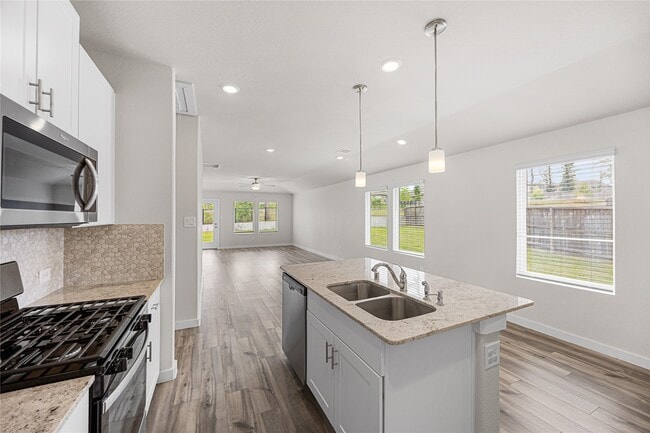 Building Photo - 7103 Blue Oak Dr