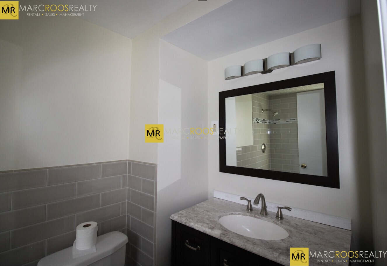 Building Photo - 14 Dow St