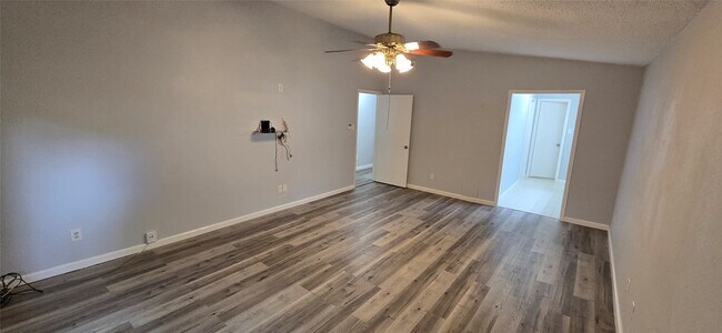 Building Photo - 6311 Dawnridge Dr