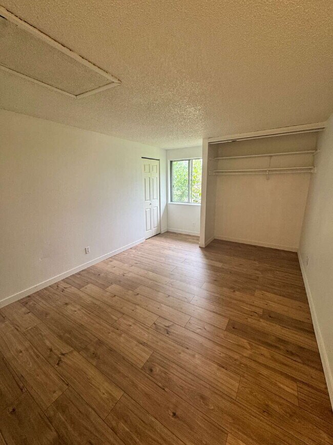 Building Photo - 2 Bed / 1 Bath in Prime Happy Valley Location