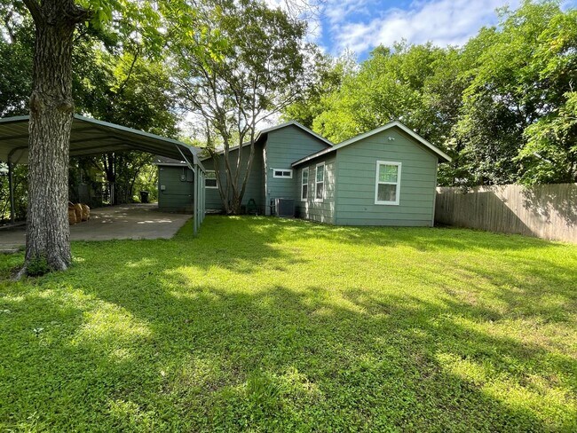 Building Photo - Available Now! Updated 4BR Home with Large Yard, Storage Shed & Modern Finishes