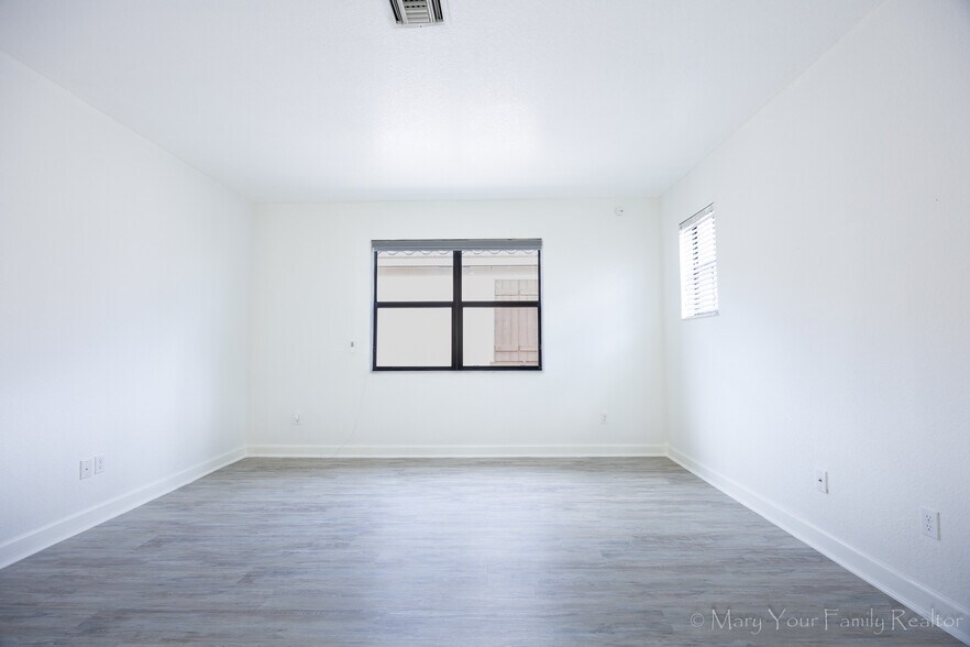 Building Photo - 3841 Aspen Leaf Dr