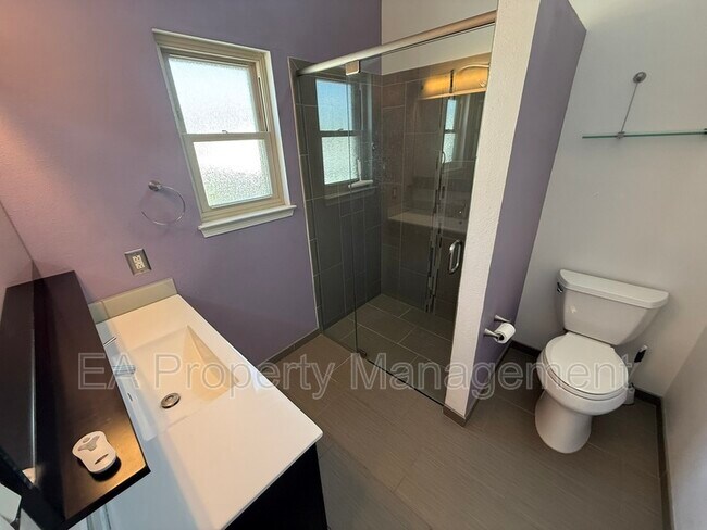 Building Photo - 1515 Marble Ave NW