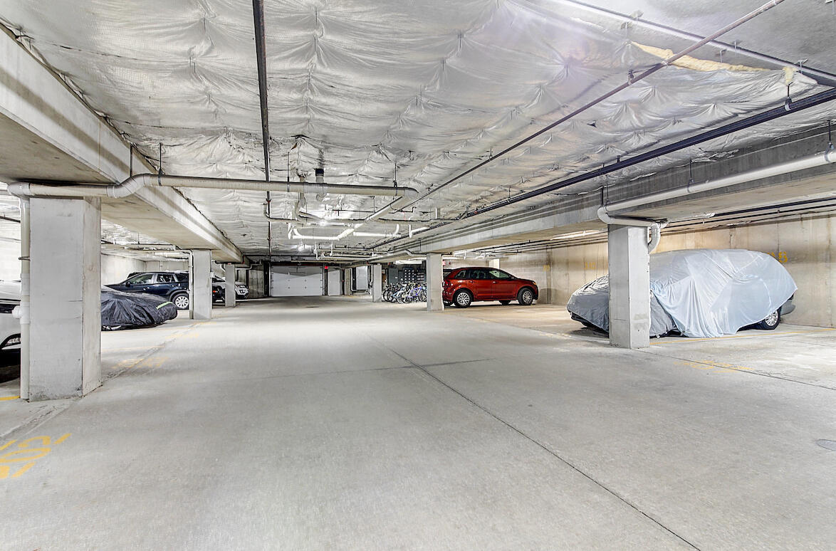 Building Photo - 530 Windstone Dr