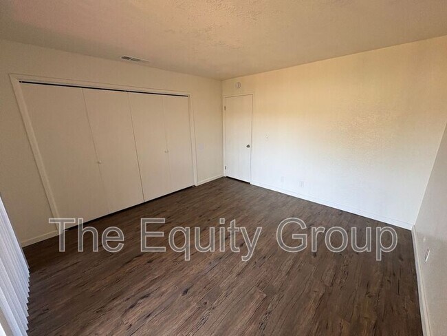 Building Photo - 212 N Crenshaw St