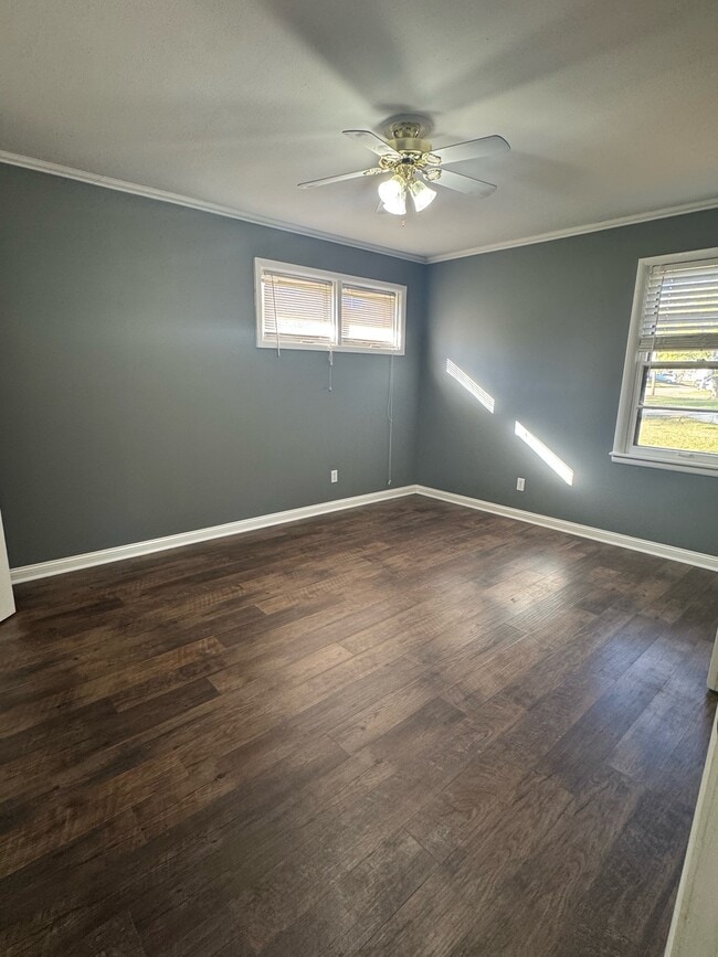 Building Photo - 1504 Lambard Dr