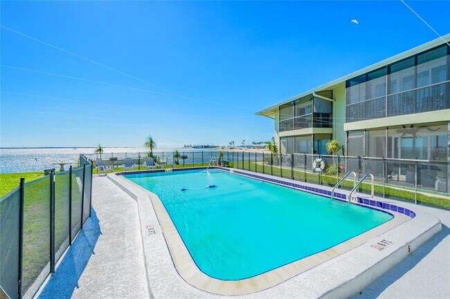 Building Photo - 2570 Gary Cir