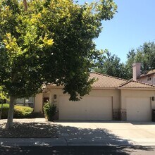 Building Photo - Spacious and Bright 3bed/2 bath Home in Davis