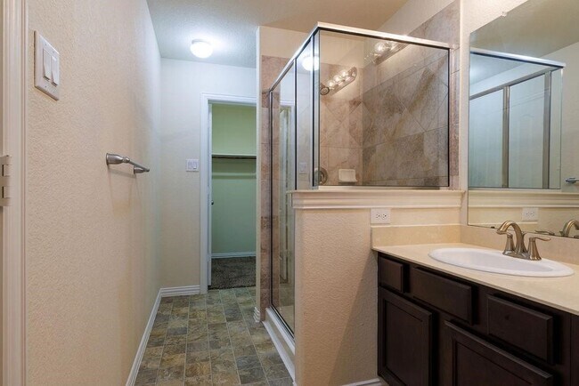 Building Photo - 11413 Hackmatack Way