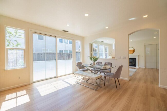 Building Photo - 1642 Welford Cir