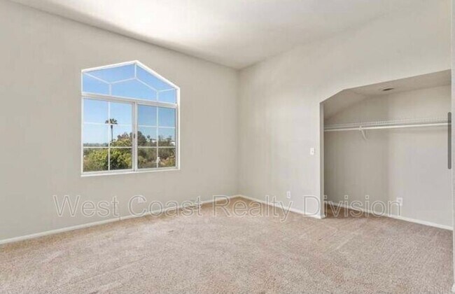 Building Photo - 3366 Waterford Dr