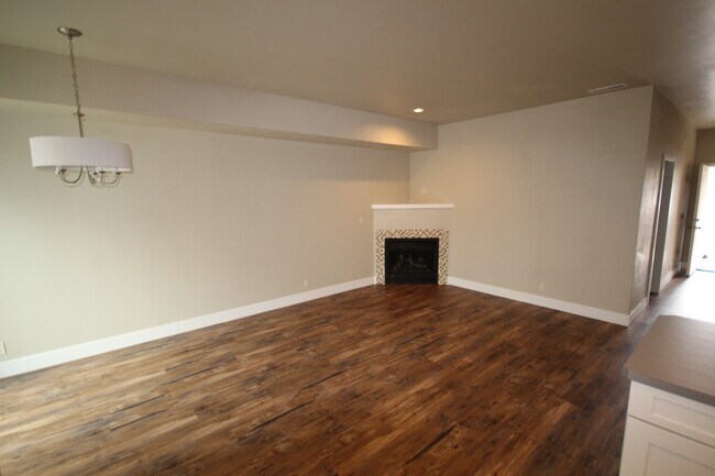 Building Photo - dou499