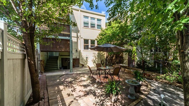 Building Photo - 2037 W Estes Ave