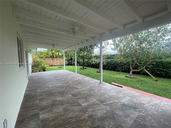 Building Photo - 10214 SW 8th Terrace
