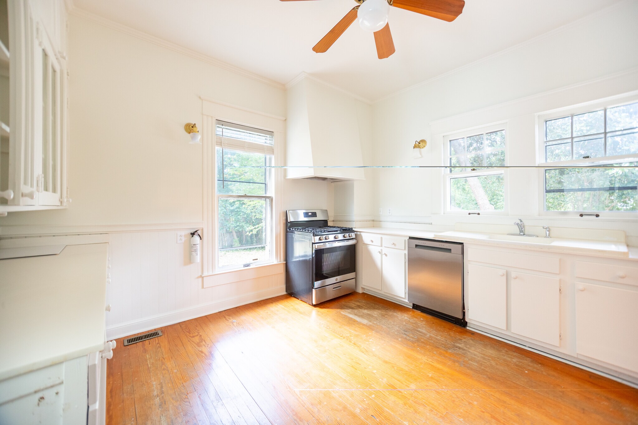 Kitchen - 1014 Shepherd St