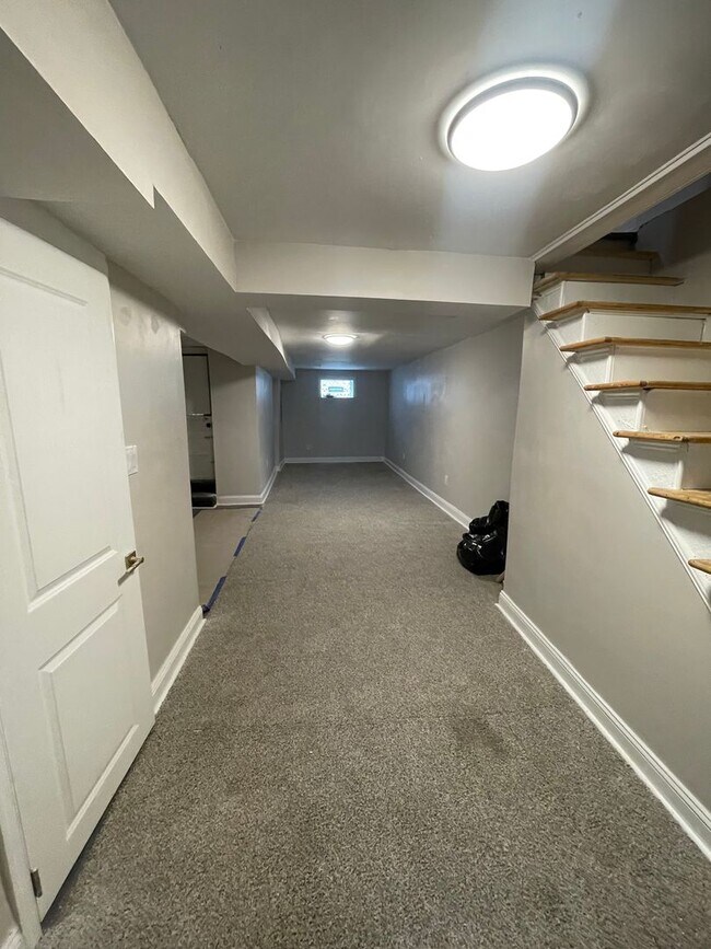 Building Photo - Spacious 3BR Rental with Finished Walk-Out Basement in Philadelphia