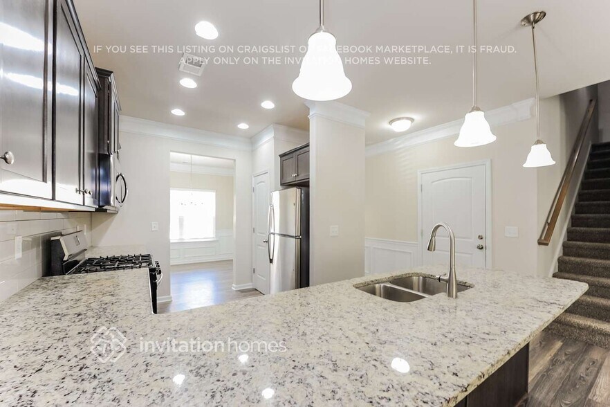 Building Photo - 132 Hickory Village Cir