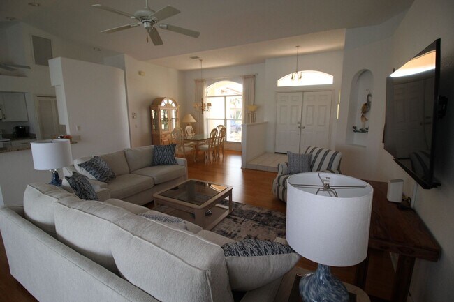 Building Photo - Short Term Rental ** Available 11/1/25 ** 3 Bed/2 Bath Pool Home ** Punta Gorda Isles** $7,500/mo