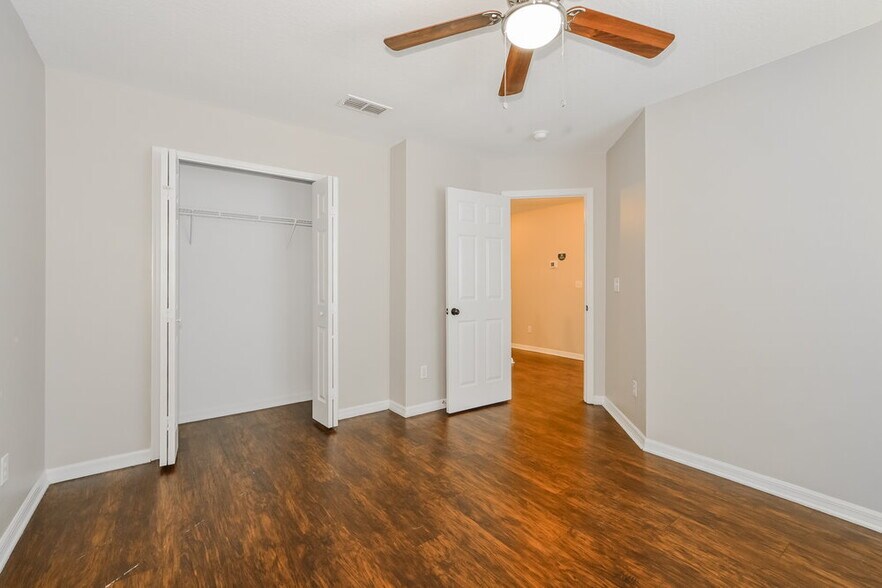 Building Photo - 13323 Briar Forest Ct