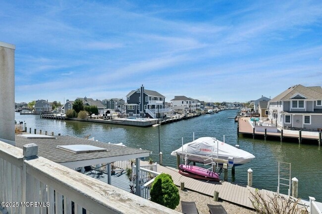 Building Photo - 385 Aldo Dr