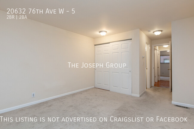 Building Photo - Charming 2BD/1.5BA Edmonds Condo!