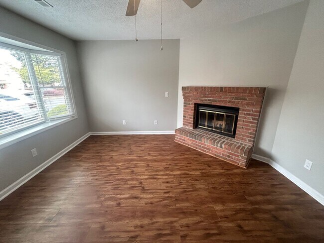 Building Photo - 940-403 Glenn Street, West Columbia SC 29169