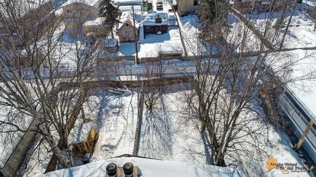 Building Photo - 2606 W 30th Ave