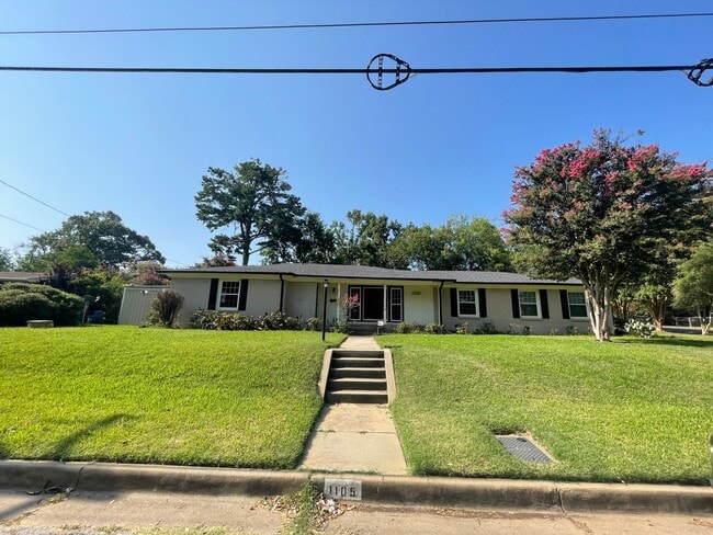 Primary Photo - 1105 Wilma St