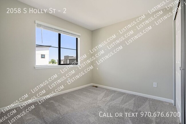 Building Photo - Brand New Row Home near DU close to I-25 a...