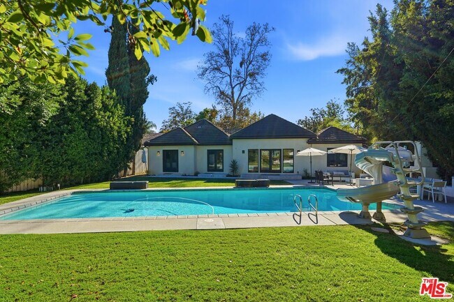 Building Photo - 13201 Bloomfield St