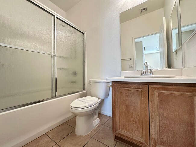 Building Photo - DESERT WILLOWS