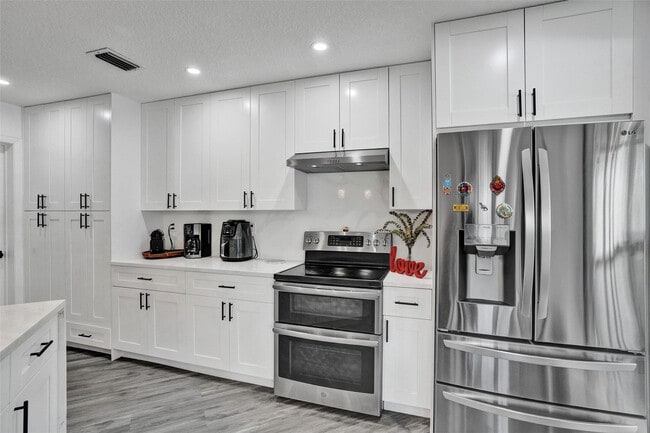 Building Photo - 3633 NW 6th St