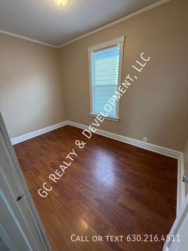 Building Photo - 8637 S Essex Ave