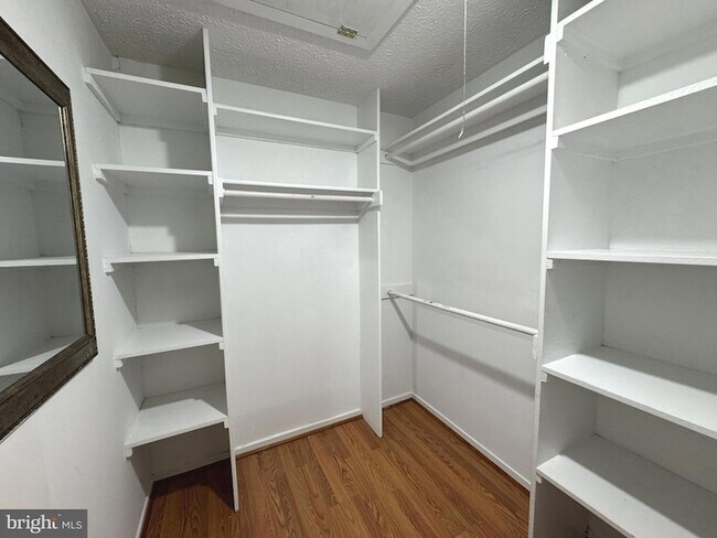 Building Photo - 6505 Field Master Dr