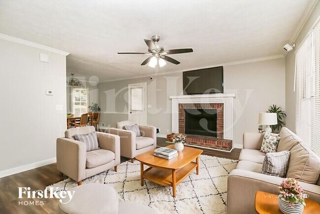 Building Photo - 5224 Parkside Dr SE