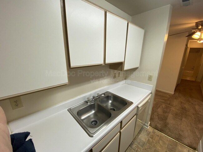 Building Photo - 76 Red Maple Ct