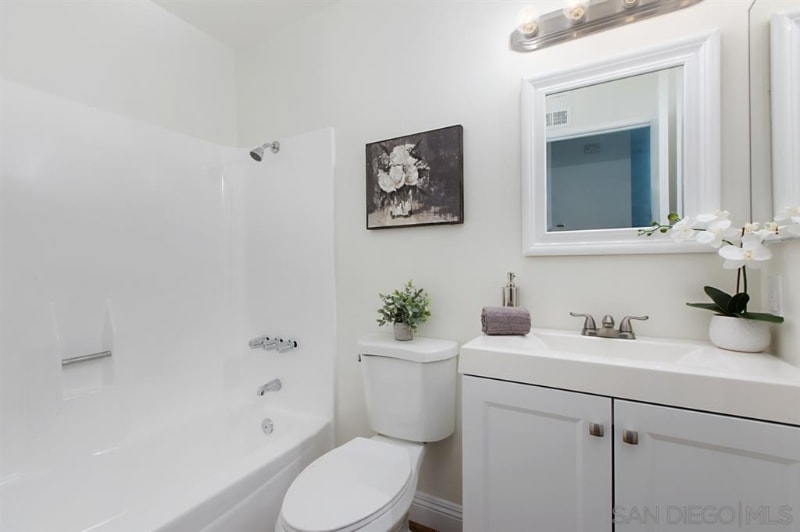 Building Photo - 1512 Clavelita Pl